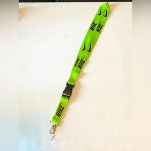 Key chain lanyard nike green and black 22” largo